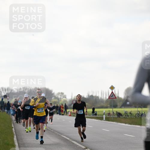 12.04.2026 - 45. Internationalen Wilhelmsburger Insellauf Dr. Thomas Lammeyer http://msf.ph/oto/9442357 12.04.2026 10:11:30 Laufen 4108, 4118, 2192 meine-sportfotos.de