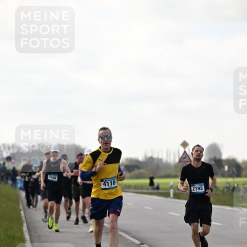12.04.2026 - 45. Internationalen Wilhelmsburger Insellauf Dr. Thomas Lammeyer http://msf.ph/oto/9442376 12.04.2026 10:11:33 Laufen 4108, 4118, 2192 meine-sportfotos.de