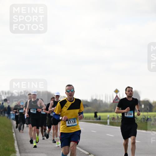 12.04.2026 - 45. Internationalen Wilhelmsburger Insellauf Dr. Thomas Lammeyer http://msf.ph/oto/9442377 12.04.2026 10:11:33 Laufen 4108, 4118, 2192 meine-sportfotos.de