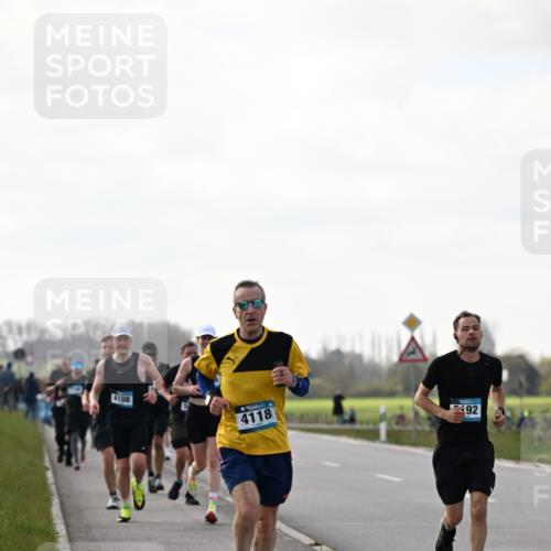 12.04.2026 - 45. Internationalen Wilhelmsburger Insellauf Dr. Thomas Lammeyer http://msf.ph/oto/9442378 12.04.2026 10:11:33 Laufen 4108, 4118, 92 meine-sportfotos.de