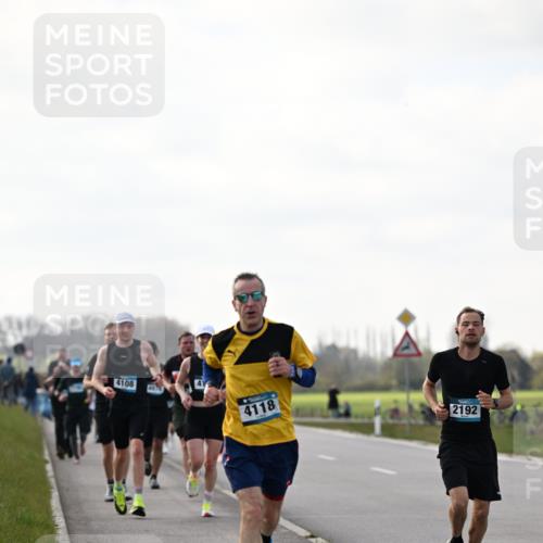 12.04.2026 - 45. Internationalen Wilhelmsburger Insellauf Dr. Thomas Lammeyer http://msf.ph/oto/9442379 12.04.2026 10:11:33 Laufen 4108, 4118, 2192 meine-sportfotos.de