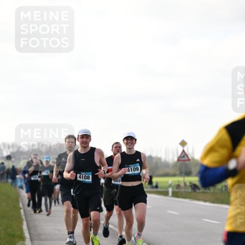 12.04.2026 - 45. Internationalen Wilhelmsburger Insellauf Dr. Thomas Lammeyer http://msf.ph/oto/9442393 12.04.2026 10:11:35 Laufen 4108, 969, 4109 meine-sportfotos.de