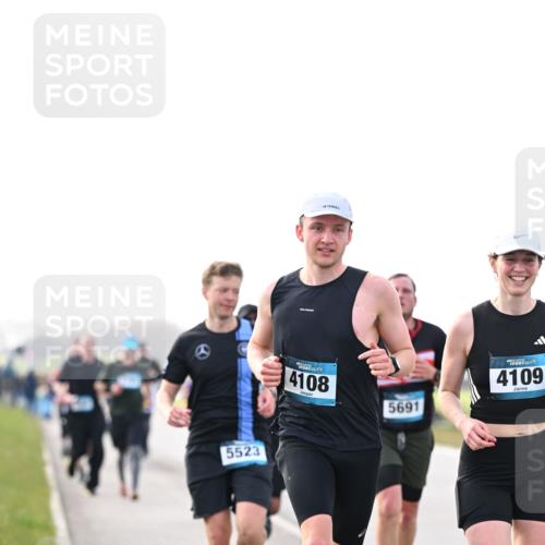 12.04.2026 - 45. Internationalen Wilhelmsburger Insellauf Dr. Thomas Lammeyer http://msf.ph/oto/9442405 12.04.2026 10:11:38 Laufen 4108, 5691, 4109, 5523 meine-sportfotos.de