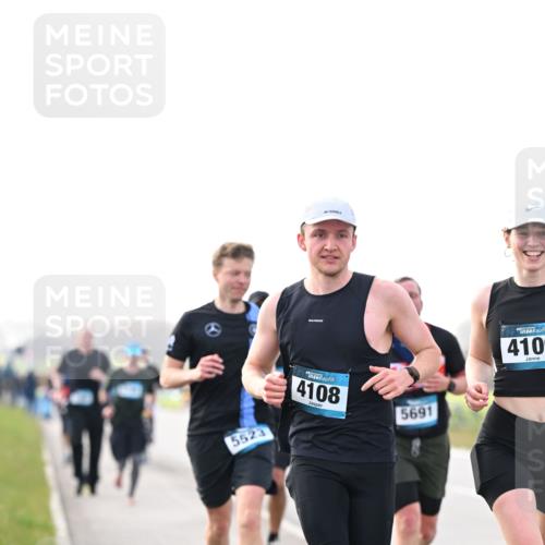 12.04.2026 - 45. Internationalen Wilhelmsburger Insellauf Dr. Thomas Lammeyer http://msf.ph/oto/9442406 12.04.2026 10:11:38 Laufen 5523, 4108, 5691, 45, 4109 meine-sportfotos.de