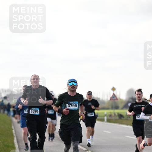 12.04.2026 - 45. Internationalen Wilhelmsburger Insellauf Dr. Thomas Lammeyer http://msf.ph/oto/9442434 12.04.2026 10:11:42 Laufen 2090, 3796, 55 meine-sportfotos.de