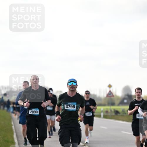 12.04.2026 - 45. Internationalen Wilhelmsburger Insellauf Dr. Thomas Lammeyer http://msf.ph/oto/9442435 12.04.2026 10:11:43 Laufen 2090, 3796, 5585 meine-sportfotos.de