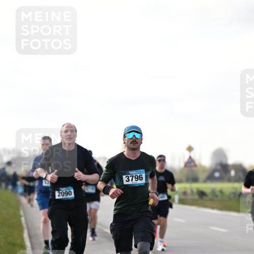 12.04.2026 - 45. Internationalen Wilhelmsburger Insellauf Dr. Thomas Lammeyer http://msf.ph/oto/9442438 12.04.2026 10:11:43 Laufen 2090, 3796 meine-sportfotos.de