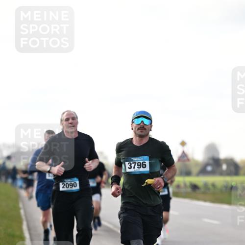 12.04.2026 - 45. Internationalen Wilhelmsburger Insellauf Dr. Thomas Lammeyer http://msf.ph/oto/9442441 12.04.2026 10:11:43 Laufen 2090, 3796 meine-sportfotos.de