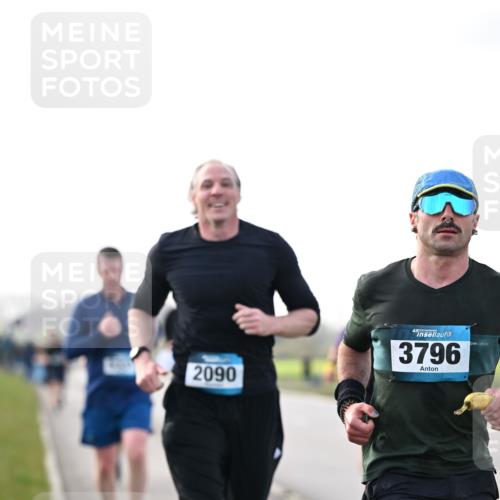 12.04.2026 - 45. Internationalen Wilhelmsburger Insellauf Dr. Thomas Lammeyer http://msf.ph/oto/9442448 12.04.2026 10:11:45 Laufen 2090, 3796 meine-sportfotos.de