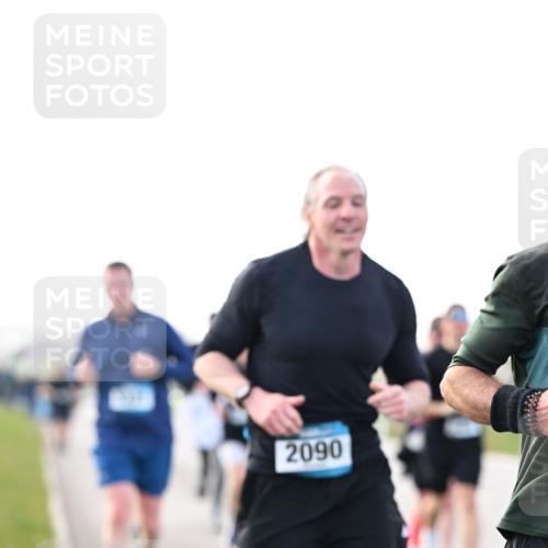 12.04.2026 - 45. Internationalen Wilhelmsburger Insellauf Dr. Thomas Lammeyer http://msf.ph/oto/9442450 12.04.2026 10:11:45 Laufen 2090 meine-sportfotos.de