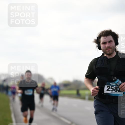 12.04.2026 - 45. Internationalen Wilhelmsburger Insellauf Dr. Thomas Lammeyer http://msf.ph/oto/9442491 12.04.2026 10:12:00 Laufen 45, 2582 meine-sportfotos.de