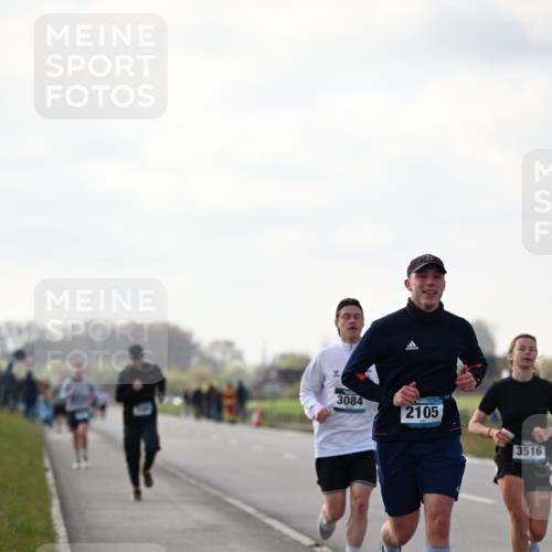12.04.2026 - 45. Internationalen Wilhelmsburger Insellauf Dr. Thomas Lammeyer http://msf.ph/oto/9442540 12.04.2026 10:12:22 Laufen 3084, 2105, 3516 meine-sportfotos.de