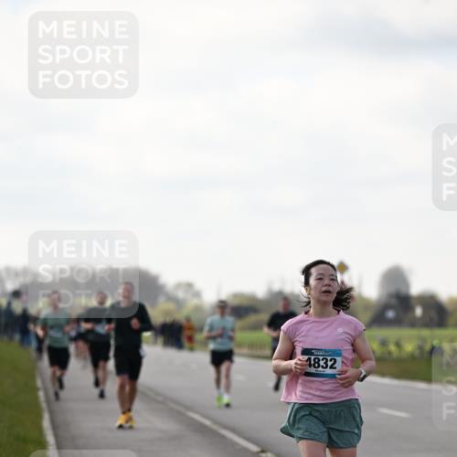 12.04.2026 - 45. Internationalen Wilhelmsburger Insellauf Dr. Thomas Lammeyer http://msf.ph/oto/9442590 12.04.2026 10:12:39 Laufen 4832 meine-sportfotos.de