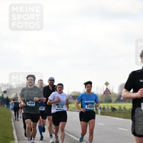 12.04.2026 - 45. Internationalen Wilhelmsburger Insellauf Dr. Thomas Lammeyer http://msf.ph/oto/9442663 12.04.2026 10:12:59 Laufen 2444, 3087, 3670, 2451 meine-sportfotos.de