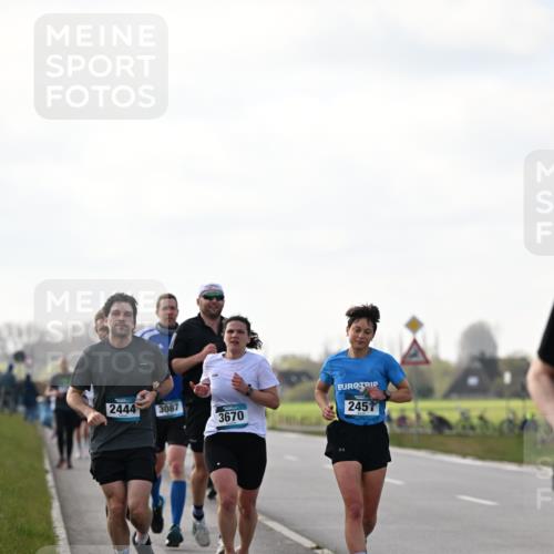 12.04.2026 - 45. Internationalen Wilhelmsburger Insellauf Dr. Thomas Lammeyer http://msf.ph/oto/9442665 12.04.2026 10:13:00 Laufen 2444, 3087, 3670, 245 meine-sportfotos.de
