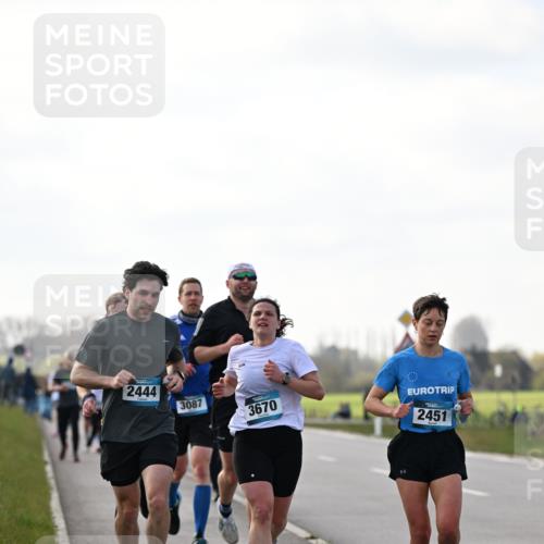 12.04.2026 - 45. Internationalen Wilhelmsburger Insellauf Dr. Thomas Lammeyer http://msf.ph/oto/9442671 12.04.2026 10:13:00 Laufen 2444, 3087, 3670, 2451 meine-sportfotos.de