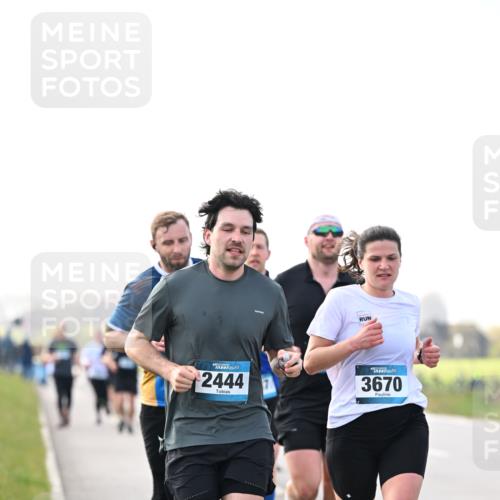 12.04.2026 - 45. Internationalen Wilhelmsburger Insellauf Dr. Thomas Lammeyer http://msf.ph/oto/9442681 12.04.2026 10:13:02 Laufen 2444, 3670 meine-sportfotos.de