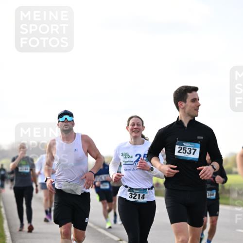 12.04.2026 - 45. Internationalen Wilhelmsburger Insellauf Dr. Thomas Lammeyer http://msf.ph/oto/9442732 12.04.2026 10:13:13 Laufen 2, 24, 3214, 2537, 380 meine-sportfotos.de