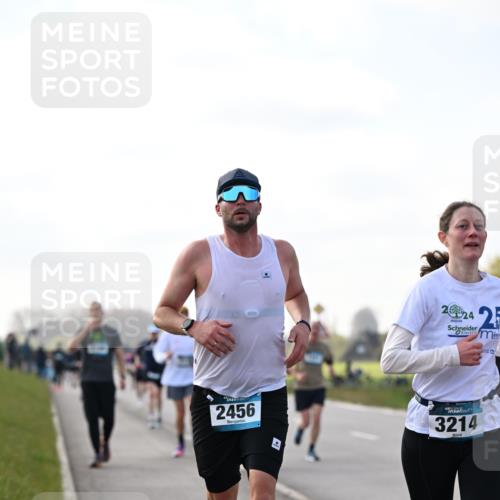 12.04.2026 - 45. Internationalen Wilhelmsburger Insellauf Dr. Thomas Lammeyer http://msf.ph/oto/9442736 12.04.2026 10:13:15 Laufen 4, 2456, 1, 20024, 3214 meine-sportfotos.de