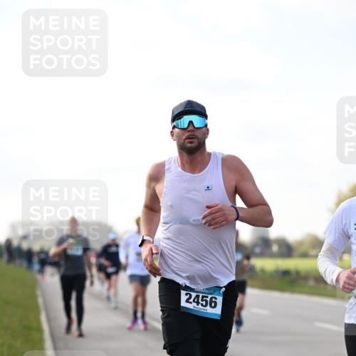 12.04.2026 - 45. Internationalen Wilhelmsburger Insellauf Dr. Thomas Lammeyer http://msf.ph/oto/9442739 12.04.2026 10:13:15 Laufen 2456 meine-sportfotos.de