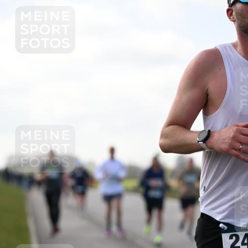 12.04.2026 - 45. Internationalen Wilhelmsburger Insellauf Dr. Thomas Lammeyer http://msf.ph/oto/9442745 12.04.2026 10:13:17 Laufen 24 meine-sportfotos.de