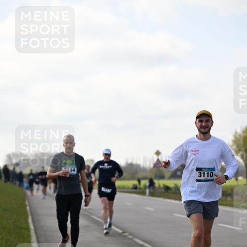 12.04.2026 - 45. Internationalen Wilhelmsburger Insellauf Dr. Thomas Lammeyer http://msf.ph/oto/9442762 12.04.2026 10:13:20 Laufen 2344, 3110 meine-sportfotos.de