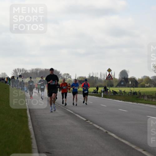 12.04.2026 - 45. Internationalen Wilhelmsburger Insellauf Dr. Thomas Lammeyer http://msf.ph/oto/9442777 12.04.2026 10:13:30 Laufen 2375, 264, 2148 meine-sportfotos.de