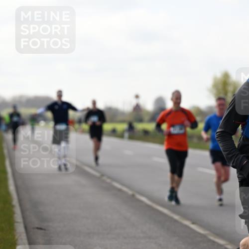 12.04.2026 - 45. Internationalen Wilhelmsburger Insellauf Dr. Thomas Lammeyer http://msf.ph/oto/9442806 12.04.2026 10:13:39 Laufen 45, 4030 meine-sportfotos.de