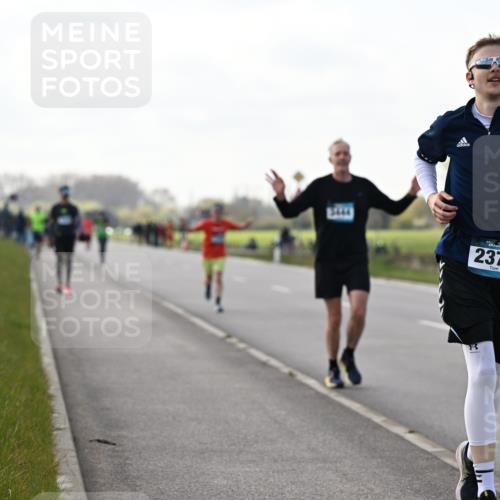 12.04.2026 - 45. Internationalen Wilhelmsburger Insellauf Dr. Thomas Lammeyer http://msf.ph/oto/9442830 12.04.2026 10:13:44 Laufen 2375, 8 meine-sportfotos.de