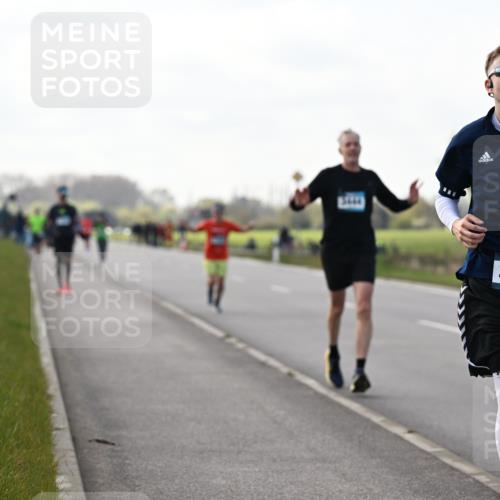 12.04.2026 - 45. Internationalen Wilhelmsburger Insellauf Dr. Thomas Lammeyer http://msf.ph/oto/9442831 12.04.2026 10:13:44 Laufen 2375 meine-sportfotos.de