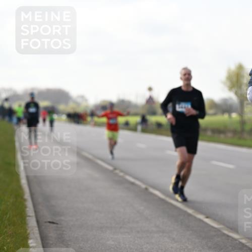 12.04.2026 - 45. Internationalen Wilhelmsburger Insellauf Dr. Thomas Lammeyer http://msf.ph/oto/9442833 12.04.2026 10:13:45 Laufen 2375 meine-sportfotos.de