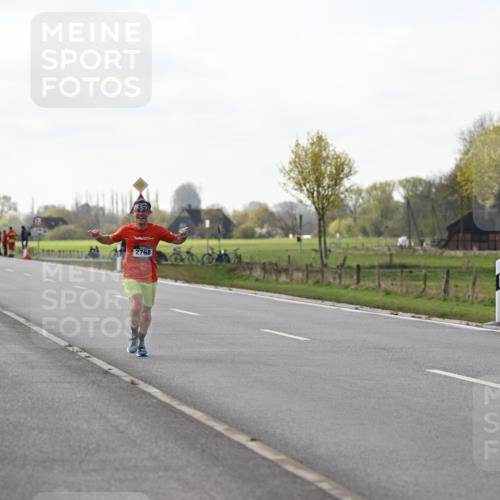 12.04.2026 - 45. Internationalen Wilhelmsburger Insellauf Dr. Thomas Lammeyer http://msf.ph/oto/9442839 12.04.2026 10:13:47 Laufen 5629, 2768, 3444 meine-sportfotos.de