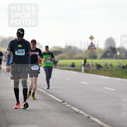 12.04.2026 - 45. Internationalen Wilhelmsburger Insellauf Dr. Thomas Lammeyer http://msf.ph/oto/9442860 12.04.2026 10:13:56 Laufen 5629, 5643 meine-sportfotos.de