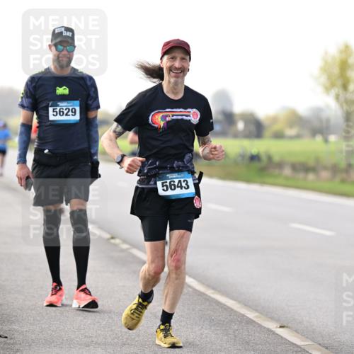 12.04.2026 - 45. Internationalen Wilhelmsburger Insellauf Dr. Thomas Lammeyer http://msf.ph/oto/9442875 12.04.2026 10:14:00 Laufen 5629, 5643 meine-sportfotos.de