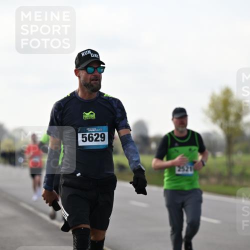 12.04.2026 - 45. Internationalen Wilhelmsburger Insellauf Dr. Thomas Lammeyer http://msf.ph/oto/9442891 12.04.2026 10:14:02 Laufen 5629, 2521 meine-sportfotos.de