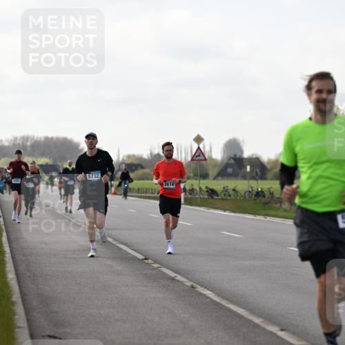12.04.2026 - 45. Internationalen Wilhelmsburger Insellauf Dr. Thomas Lammeyer http://msf.ph/oto/9442897 12.04.2026 10:14:06 Laufen 4393, 5732, 2614, 53 meine-sportfotos.de