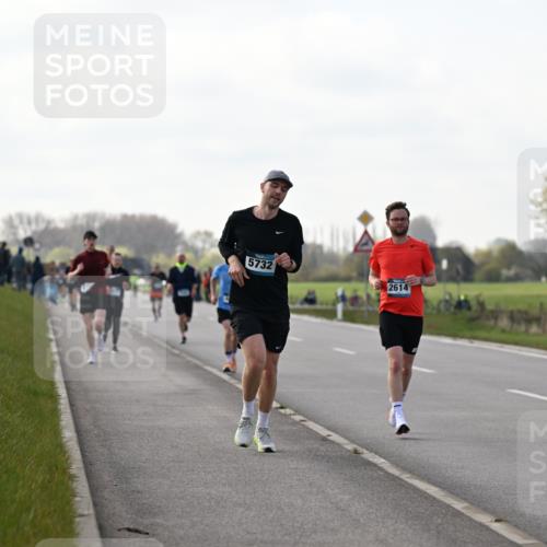 12.04.2026 - 45. Internationalen Wilhelmsburger Insellauf Dr. Thomas Lammeyer http://msf.ph/oto/9442909 12.04.2026 10:14:08 Laufen 5732, 2614 meine-sportfotos.de