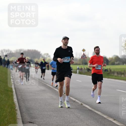 12.04.2026 - 45. Internationalen Wilhelmsburger Insellauf Dr. Thomas Lammeyer http://msf.ph/oto/9442912 12.04.2026 10:14:09 Laufen 5732, 2614 meine-sportfotos.de