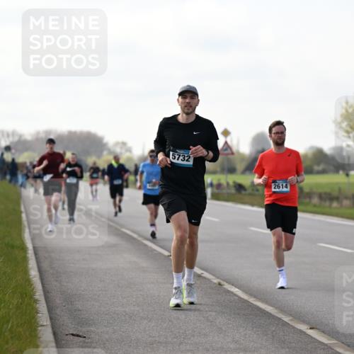 12.04.2026 - 45. Internationalen Wilhelmsburger Insellauf Dr. Thomas Lammeyer http://msf.ph/oto/9442915 12.04.2026 10:14:09 Laufen 5732, 2614 meine-sportfotos.de