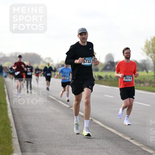 12.04.2026 - 45. Internationalen Wilhelmsburger Insellauf Dr. Thomas Lammeyer http://msf.ph/oto/9442918 12.04.2026 10:14:09 Laufen 5732, 2614 meine-sportfotos.de
