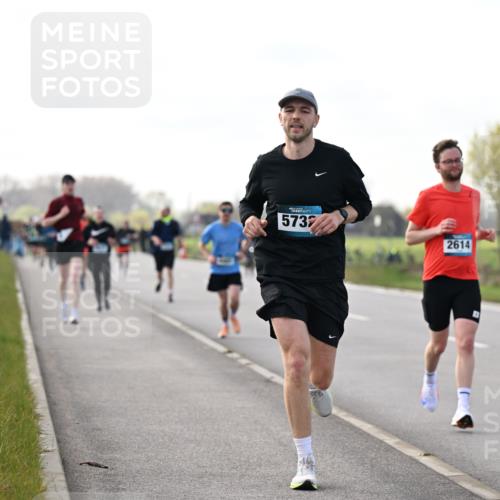 12.04.2026 - 45. Internationalen Wilhelmsburger Insellauf Dr. Thomas Lammeyer http://msf.ph/oto/9442922 12.04.2026 10:14:10 Laufen 5737, 2614 meine-sportfotos.de