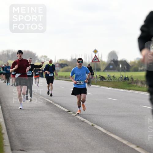 12.04.2026 - 45. Internationalen Wilhelmsburger Insellauf Dr. Thomas Lammeyer http://msf.ph/oto/9442923 12.04.2026 10:14:11 Laufen 3677, 425, 4482, 573 meine-sportfotos.de