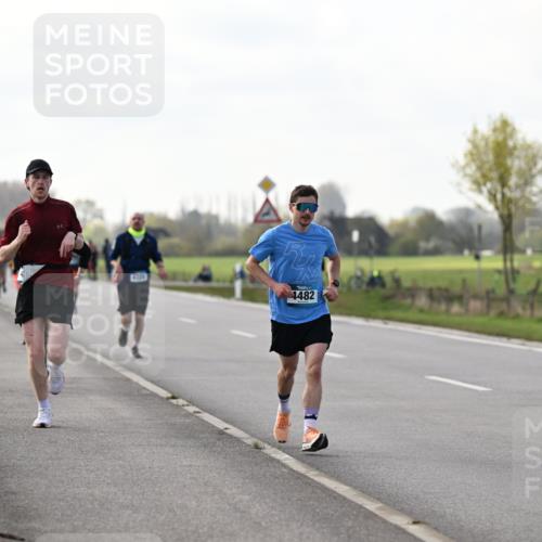 12.04.2026 - 45. Internationalen Wilhelmsburger Insellauf Dr. Thomas Lammeyer http://msf.ph/oto/9442935 12.04.2026 10:14:13 Laufen 4482 meine-sportfotos.de