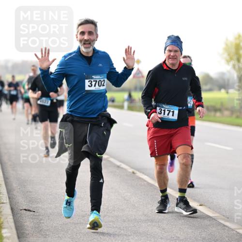 12.04.2026 - 45. Internationalen Wilhelmsburger Insellauf Dr. Thomas Lammeyer http://msf.ph/oto/9442989 12.04.2026 10:14:27 Laufen 4593, 3702, 3171 meine-sportfotos.de