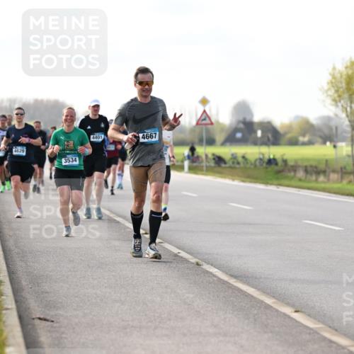 12.04.2026 - 45. Internationalen Wilhelmsburger Insellauf Dr. Thomas Lammeyer http://msf.ph/oto/9443020 12.04.2026 10:14:33 Laufen 4629, 3534, 4401, 4667 meine-sportfotos.de