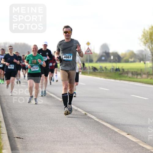12.04.2026 - 45. Internationalen Wilhelmsburger Insellauf Dr. Thomas Lammeyer http://msf.ph/oto/9443023 12.04.2026 10:14:34 Laufen 4629, 3534, 4667 meine-sportfotos.de