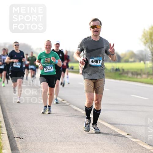 12.04.2026 - 45. Internationalen Wilhelmsburger Insellauf Dr. Thomas Lammeyer http://msf.ph/oto/9443032 12.04.2026 10:14:35 Laufen 4629, 3534, 4667 meine-sportfotos.de