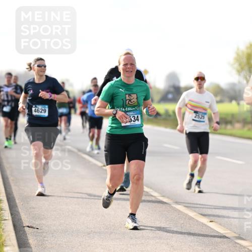 12.04.2026 - 45. Internationalen Wilhelmsburger Insellauf Dr. Thomas Lammeyer http://msf.ph/oto/9443040 12.04.2026 10:14:37 Laufen 4629, 534, 2525, 460 meine-sportfotos.de