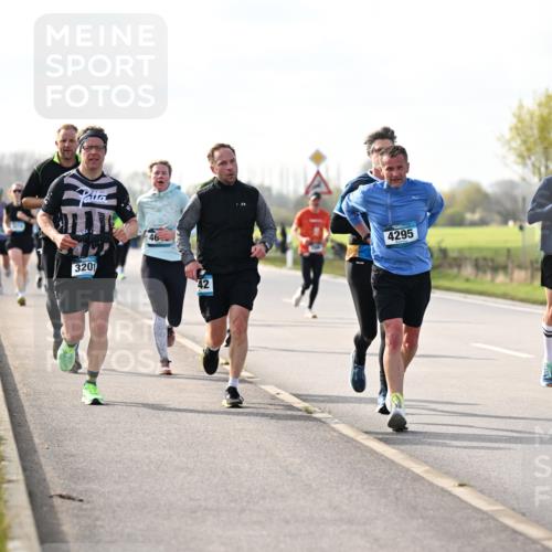 12.04.2026 - 45. Internationalen Wilhelmsburger Insellauf Dr. Thomas Lammeyer http://msf.ph/oto/9443066 12.04.2026 10:14:41 Laufen 3201, 46, 42, 4295, 400, 3834 meine-sportfotos.de