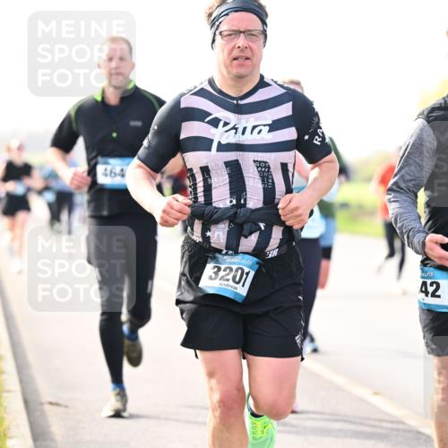12.04.2026 - 45. Internationalen Wilhelmsburger Insellauf Dr. Thomas Lammeyer http://msf.ph/oto/9443086 12.04.2026 10:14:45 Laufen 464, 3201, 42 meine-sportfotos.de